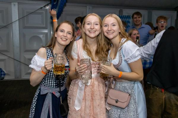 bwd-oktoberfest-100